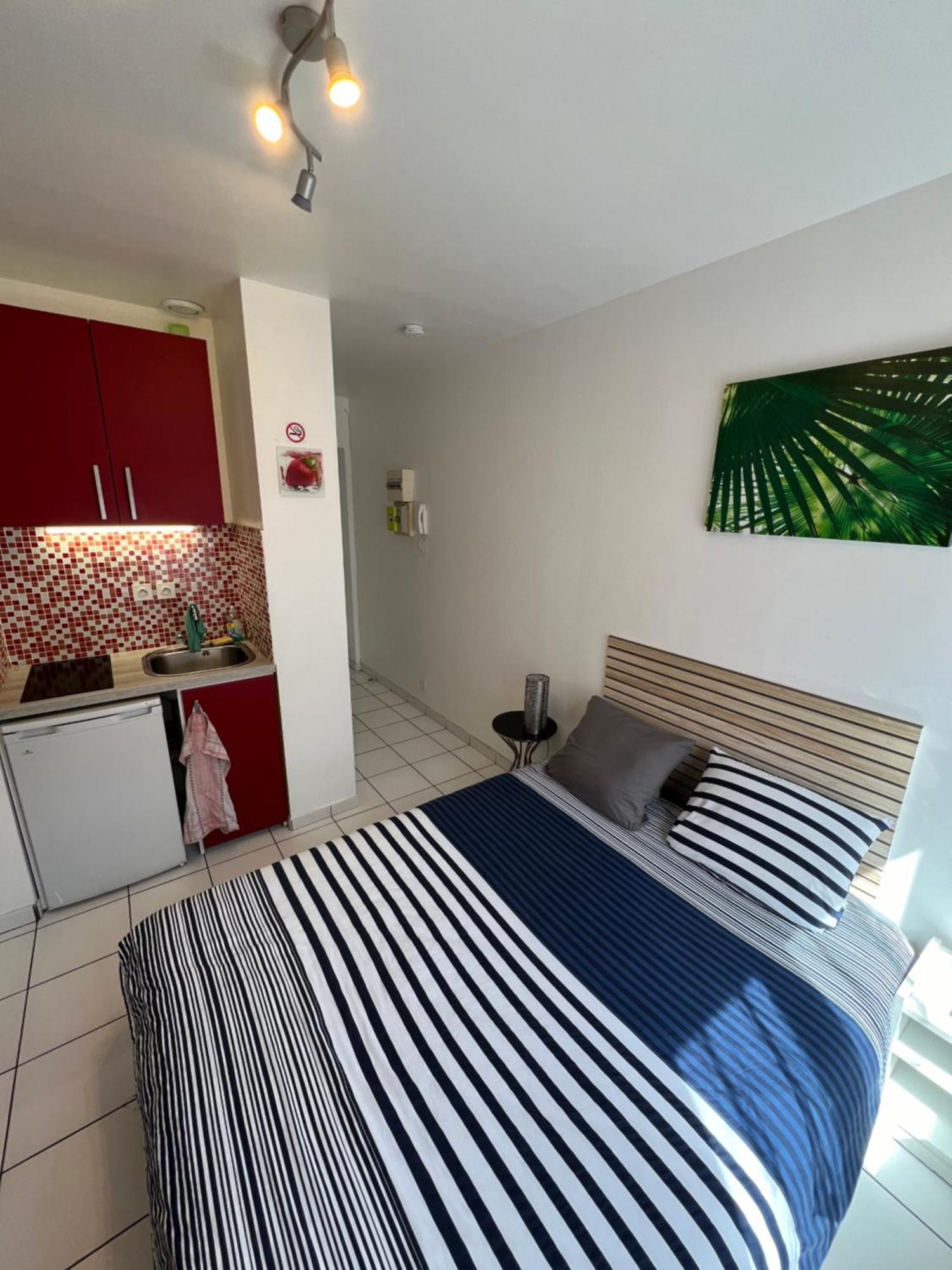 בורז'ה Beau Studio Centre Ville Et Proche Gare מראה חיצוני תמונה